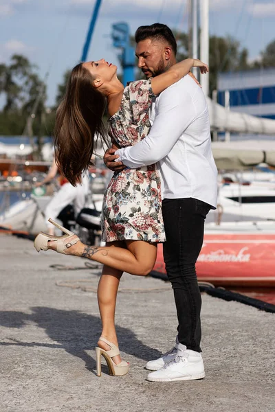 Side View Cheerful Couple Love Hugging Harbor Boats Sunny Day — Stock Photo, Image