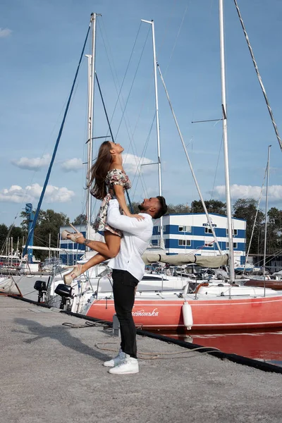 Side View Cheerful Couple Love Hugging Harbor Boats Sunny Day — Stock Photo, Image