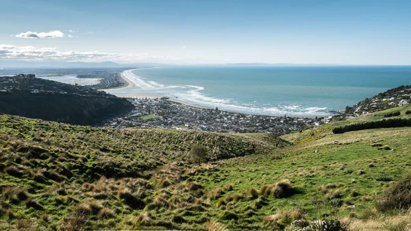 Krásná pobřežní scenérie letní výhled, Shot na kopci v Godley Head Park v Christchurch, Nový Zéland — Stock fotografie