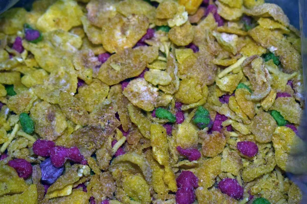 Hint geleneksel Namkeen Gıda Navratan Karışımı veya Navratna Namkeen, Nimco, Namkin, Mixture veya Nimko, fasulye, namkeen, nadiyadi, chavanu namkin, Mixture veya Nimko, mix fasülye