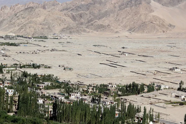 View Town Planes Valley Surrounded Bare Mountains Ladakh India — Stock Photo, Image
