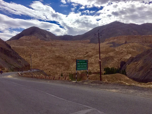 Road Bare Mountains Ladakh India — Stock Photo, Image
