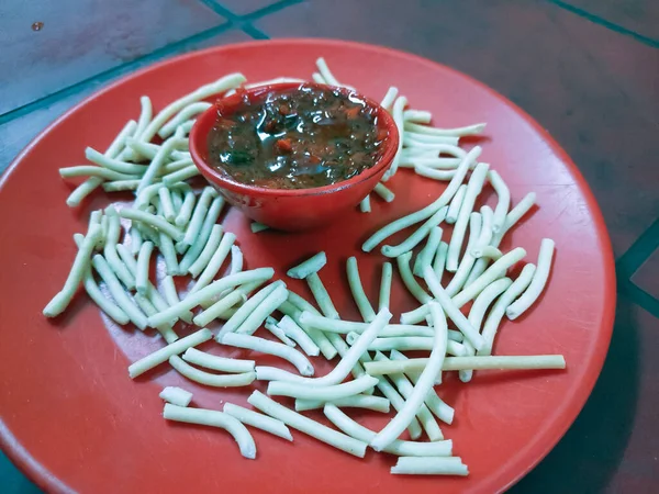 Schezwan Sauce Szechuan Chutney Met Gebakken Noedels Crispy Fried Noodles — Stockfoto