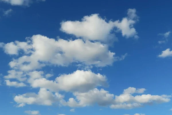 Schöner Blauer Himmel Und Wolken — Stockfoto