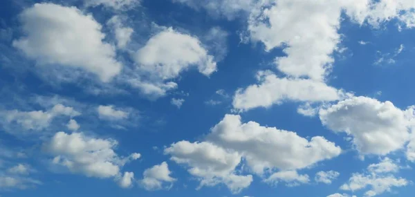 Vista Panorâmica Belo Céu Azul Nuvens Fofas — Fotografia de Stock