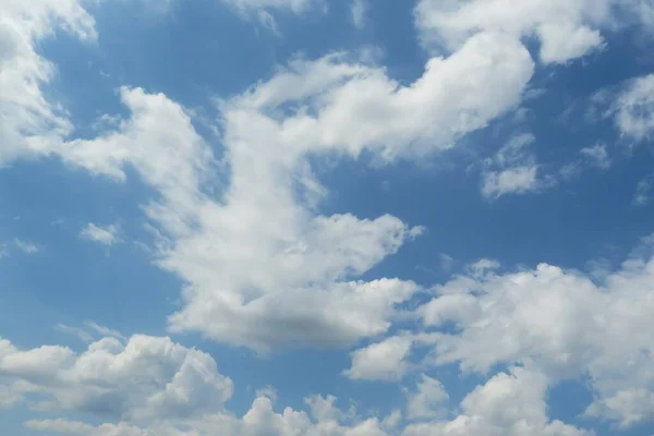 Lindas Nuvens Vista Fundo Céu Azul — Fotografia de Stock