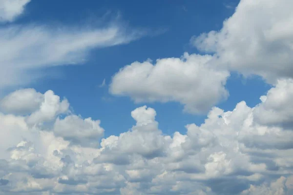 Belas Nuvens Fofas Fundo Céu Azul — Fotografia de Stock