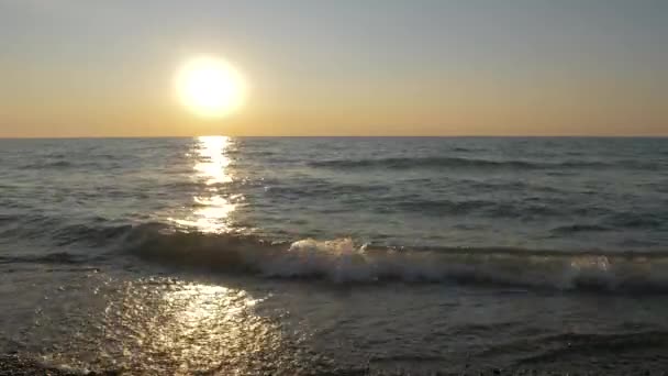 Pôr Sol Impressionante Oceano Com Ondas — Vídeo de Stock