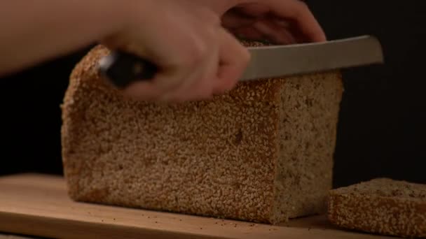 Вид Вырезанный Хлеб — стоковое видео