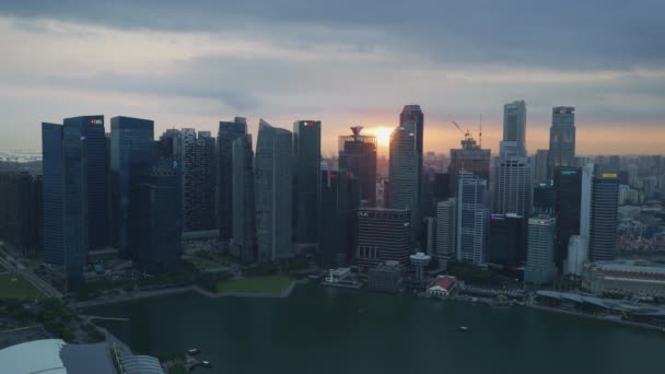 Singapore Central Business District Vid Solnedgången — Stockvideo