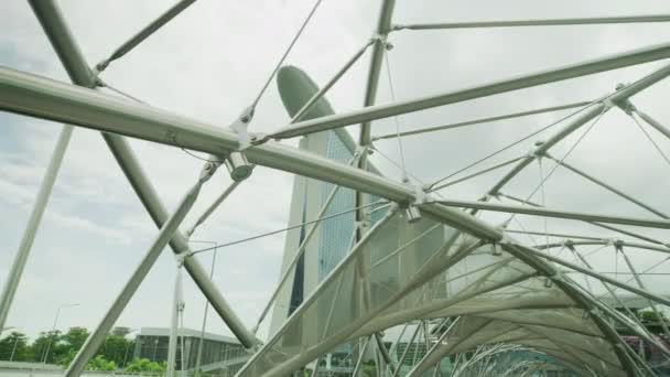 Marina Bay Sands Hotel Seen Helix Bridge — Αρχείο Βίντεο