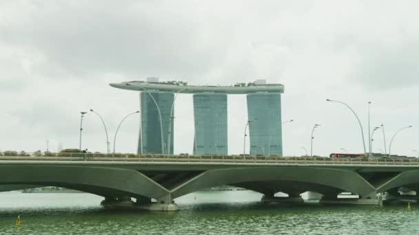 Marina Bay Sands Hotel Achter Esplanade Bridge — Stockvideo