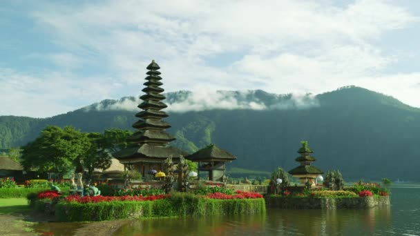 Pura Ulun Danu Beratan Bali — Stockvideo