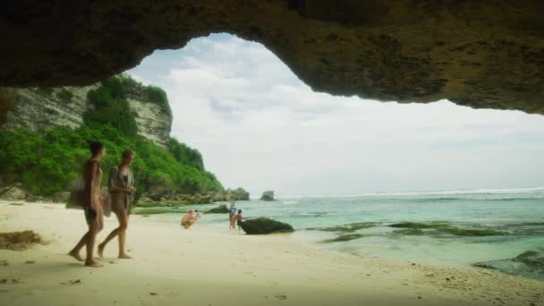 Kuvamateriaalia Suluban Beach Uluwatu — kuvapankkivideo