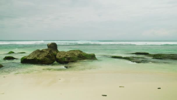 Oceano Visto Suluban Beach Uluwatu — Vídeo de Stock