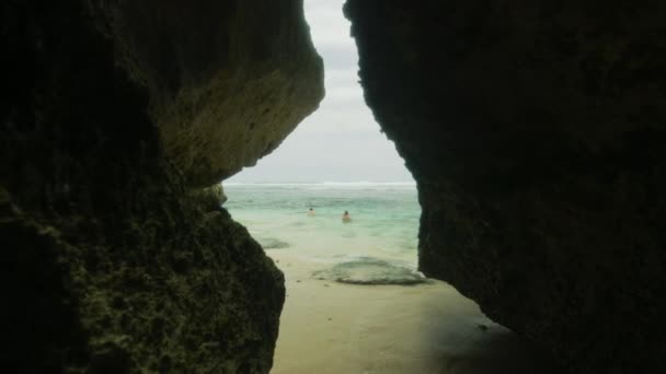 Oceano Indiano Visto Una Grotta — Video Stock