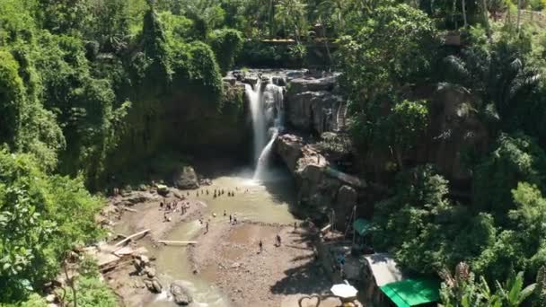 Bilder Från Tegenungan Waterfall Bali — Stockvideo