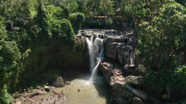 Panoramisch Uitzicht Bali Met Tegenungan Waterval — Stockvideo