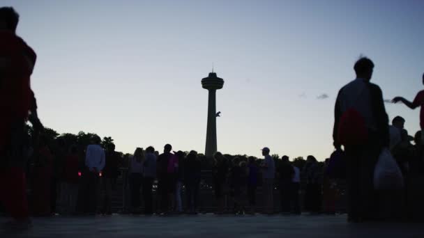 스칼론 타워가 관광객들의 — 비디오