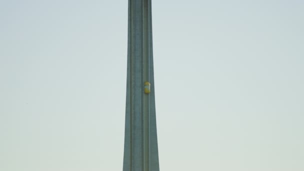 Skylon Kulesi Sarı Asansör — Stok video