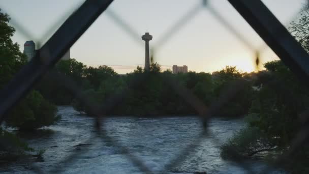 Skylon Tower Sett Utifrån Bro — Stockvideo