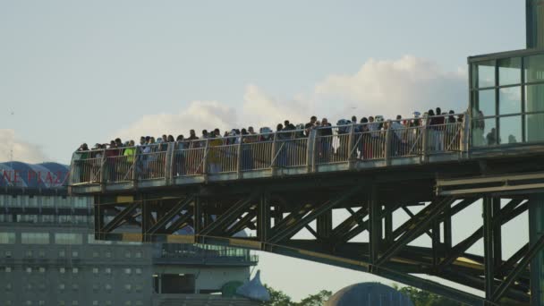 Turisti Alla Niagara Falls Observation Tower New York Usa — Video Stock