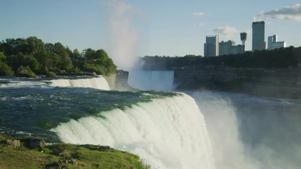 Wodospad Niagara Drapaczami Chmur Tle — Wideo stockowe