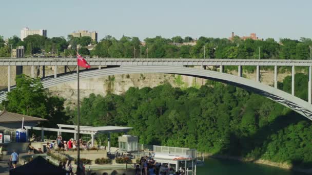 Internationale Regenbogenbrücke Der Niagarafälle — Stockvideo