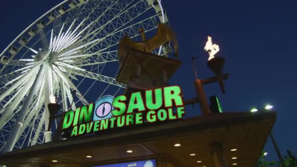 Dinosaurus Adventure Golf Niagara Watervallen — Stockvideo