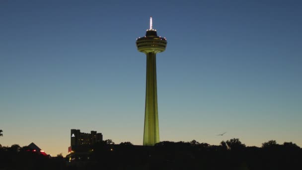 Skylon Tower Der Abenddämmerung — Stockvideo