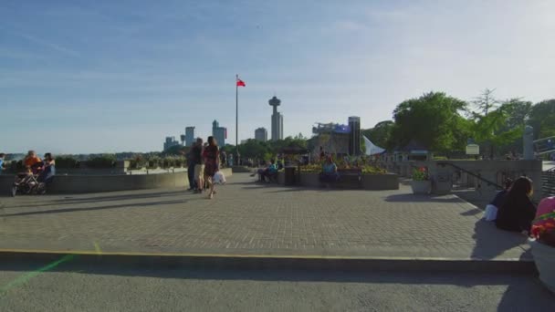 Les Gens Niagara Falls Ontario — Video