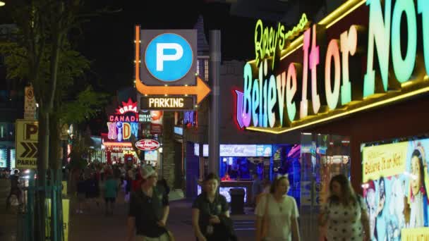 Parking Space Sign Clifton Hill Niagara Falls — Stock Video