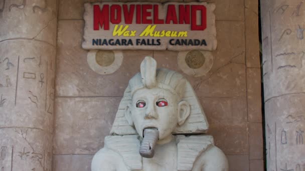 Replik Einer Sphinx Vor Dem Wachsfigurenkabinett Movieland Niagarafälle — Stockvideo