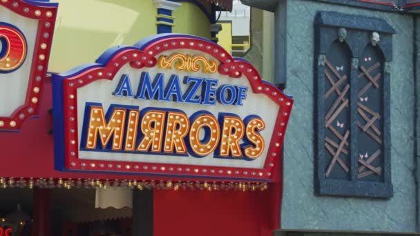 Maze Mirrors Sign Niagara Falls — Stock Video