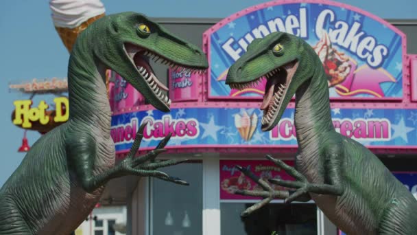 Dinosaur Statues Clifton Hill Niagara Falls — Stock videók