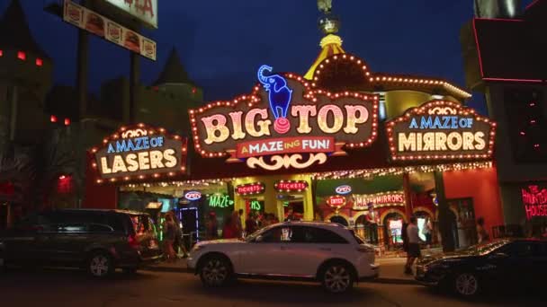 Big Top Amazing Mirror Laser Maze Niagara Falls — Stock Video