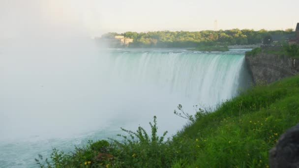 Das Schäumende Wasser Der Niagarafälle — Stockvideo