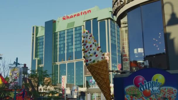 Sheraton Hotel Clifton Hill Area Niagara Falls — Stock videók