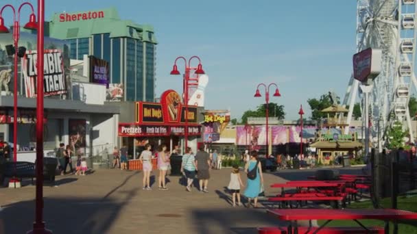 Wandern Und Autofahren Auf Clifton Hill Niagarafälle — Stockvideo