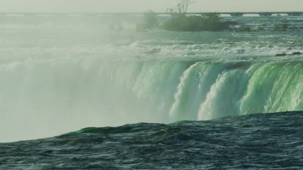 尼亚加拉瀑布的边缘 — 图库视频影像