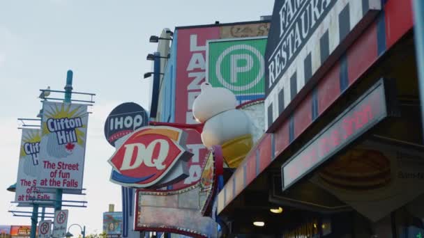 Store Signs Clifton Hill Niagara Falls — Wideo stockowe