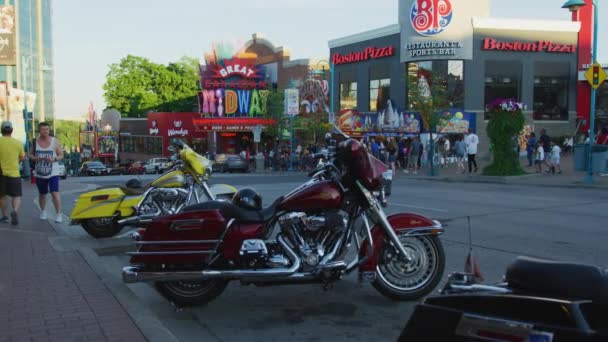 Motorcycles Parked Clifton Hill Niagara Falls — ストック動画