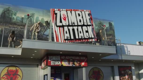 Zombie Attack Clifton Hill Niagara Falls — Stockvideo