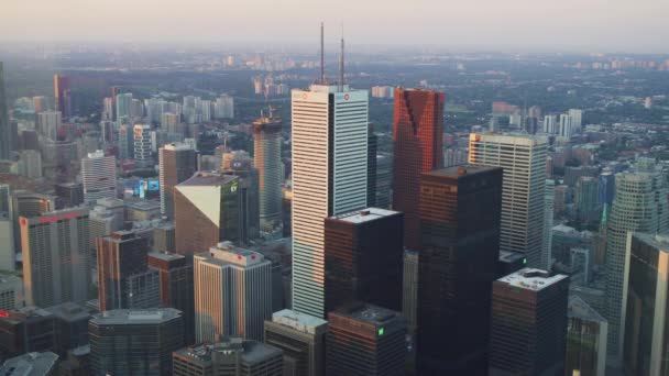 カナダのCnタワーから見たトロント中央ビジネス地区 — ストック動画