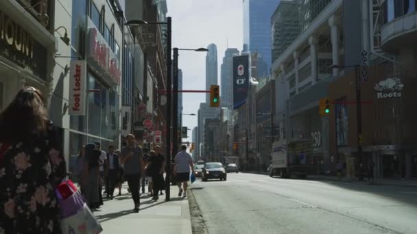 Marcher Conduire Sur Rue Yonge Toronto — Video