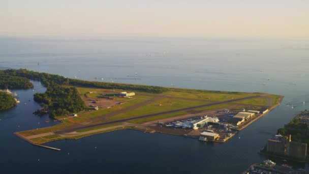 Centre Island Com Toronto City Airport — Vídeo de Stock