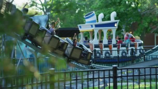 Toronto Centreville Lunaparkı Nda Hız Treni — Stok video