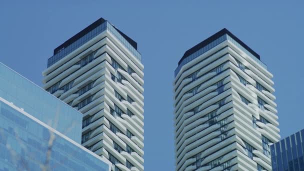 トロントの近代的な高層ビル — ストック動画