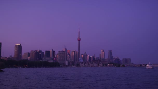 Toronto Kulesi Ontario Gölü Nden Alacakaranlıkta Görüldü — Stok video