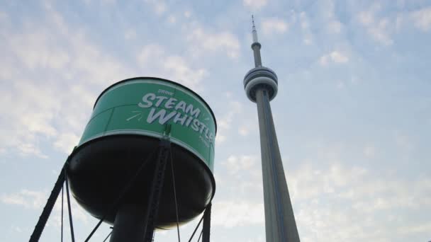 Steam Whistle Torre Dell Acqua Birra Accanto Alla Tower — Video Stock